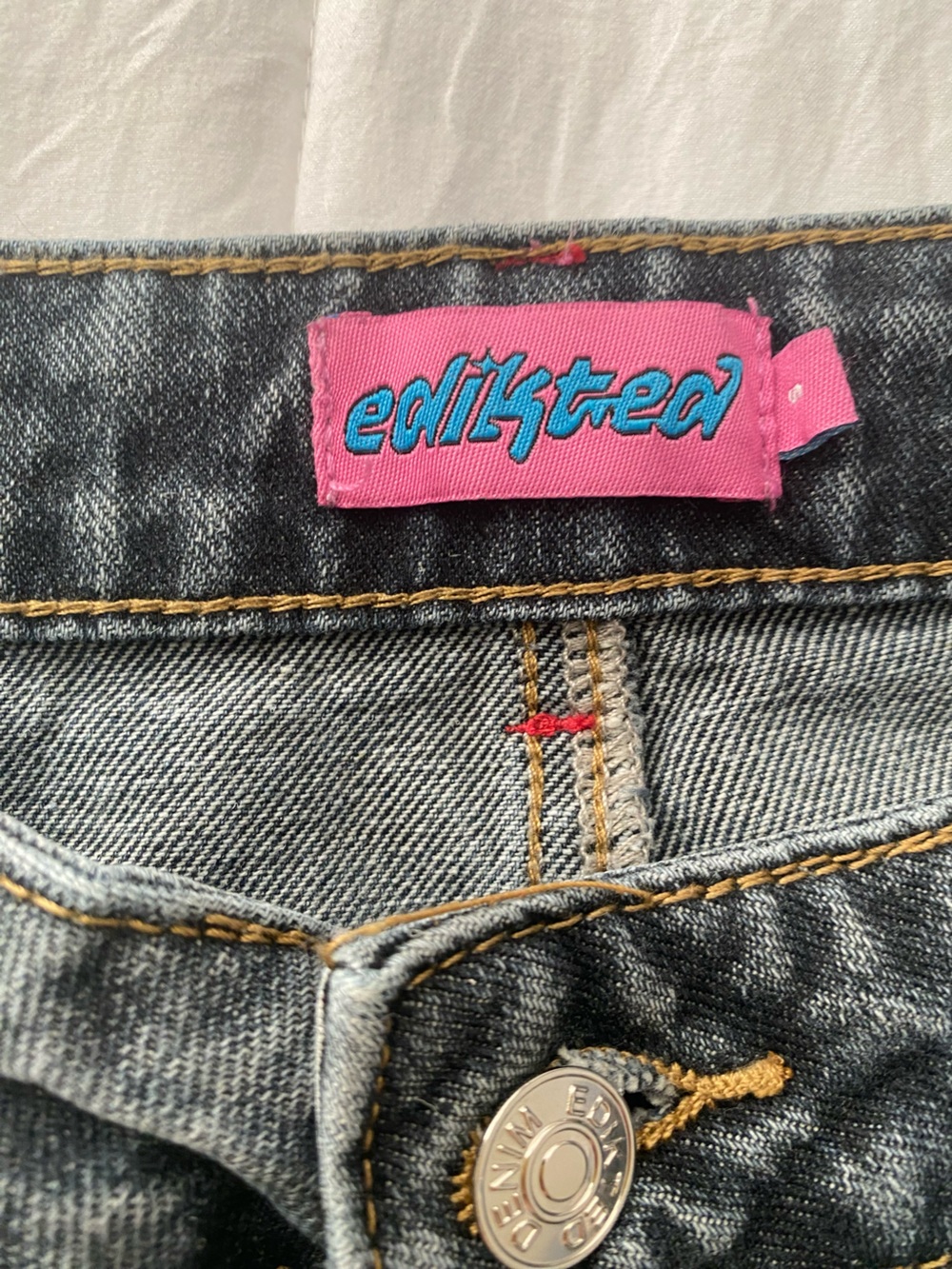 Edikted Low Rise Jeans Small - Picture 2 of 3